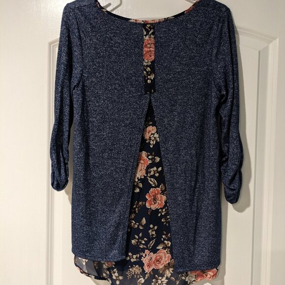 Love Delirious Tops - Maternity 3/4 length soft shirt - size medium